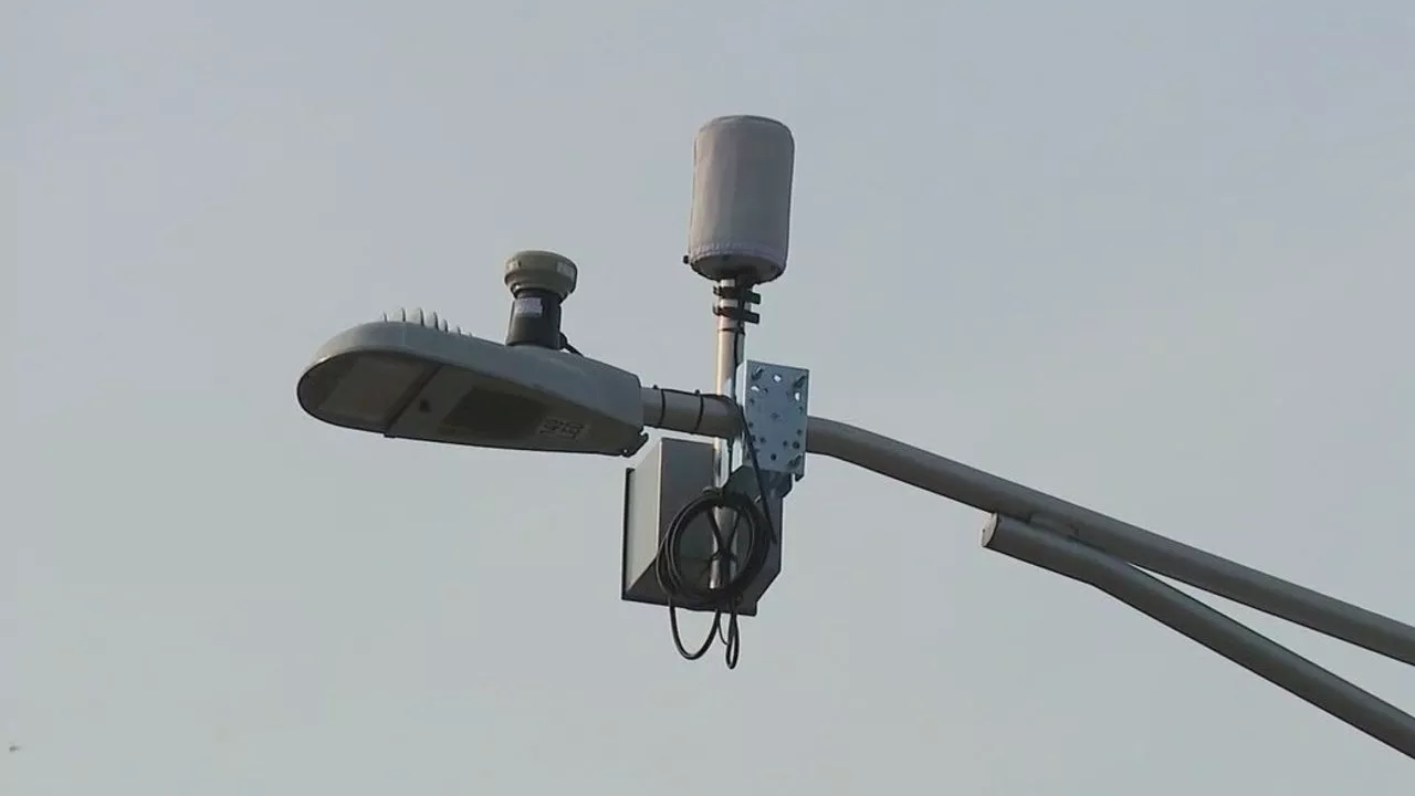 No replacement of ShotSpotter announced as crews begin dismantling sensors in Chicago