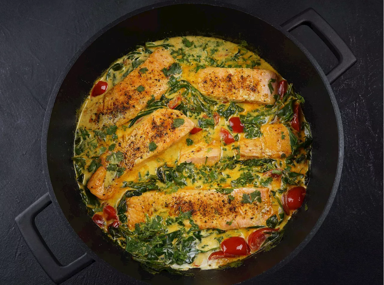 Saftiger Ofenlachs mit Spinat-Sahne-Soße – ein echter Feierabend-Hit