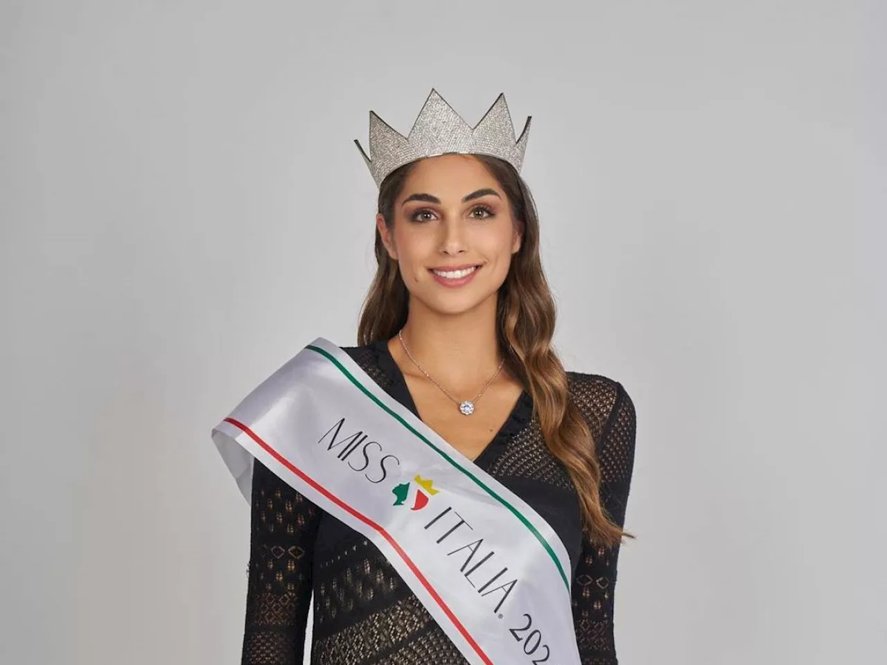 Miss Italia 2024, trionfa la toscana Ofelia Passaponti