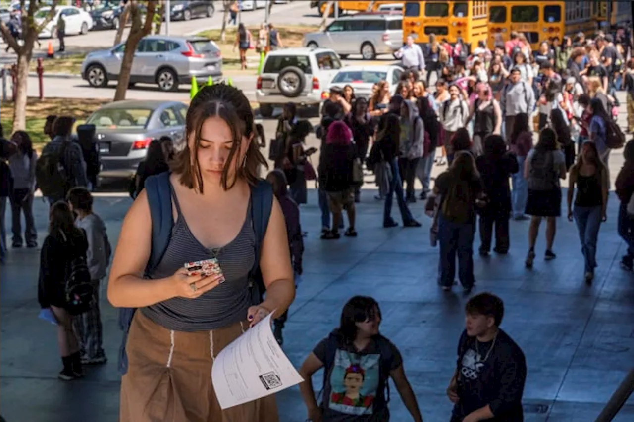 California becomes latest state to restrict student smartphone use at school