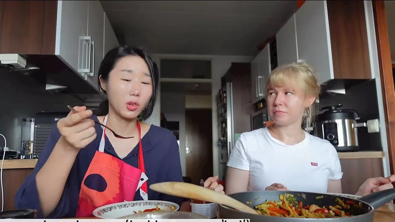 YouTuber Korea Hari Jisun Mukbang Frozen Food dan Sambal yang Disebut Makanan Indonesia di Eropa, Rasanya Mengecewakan