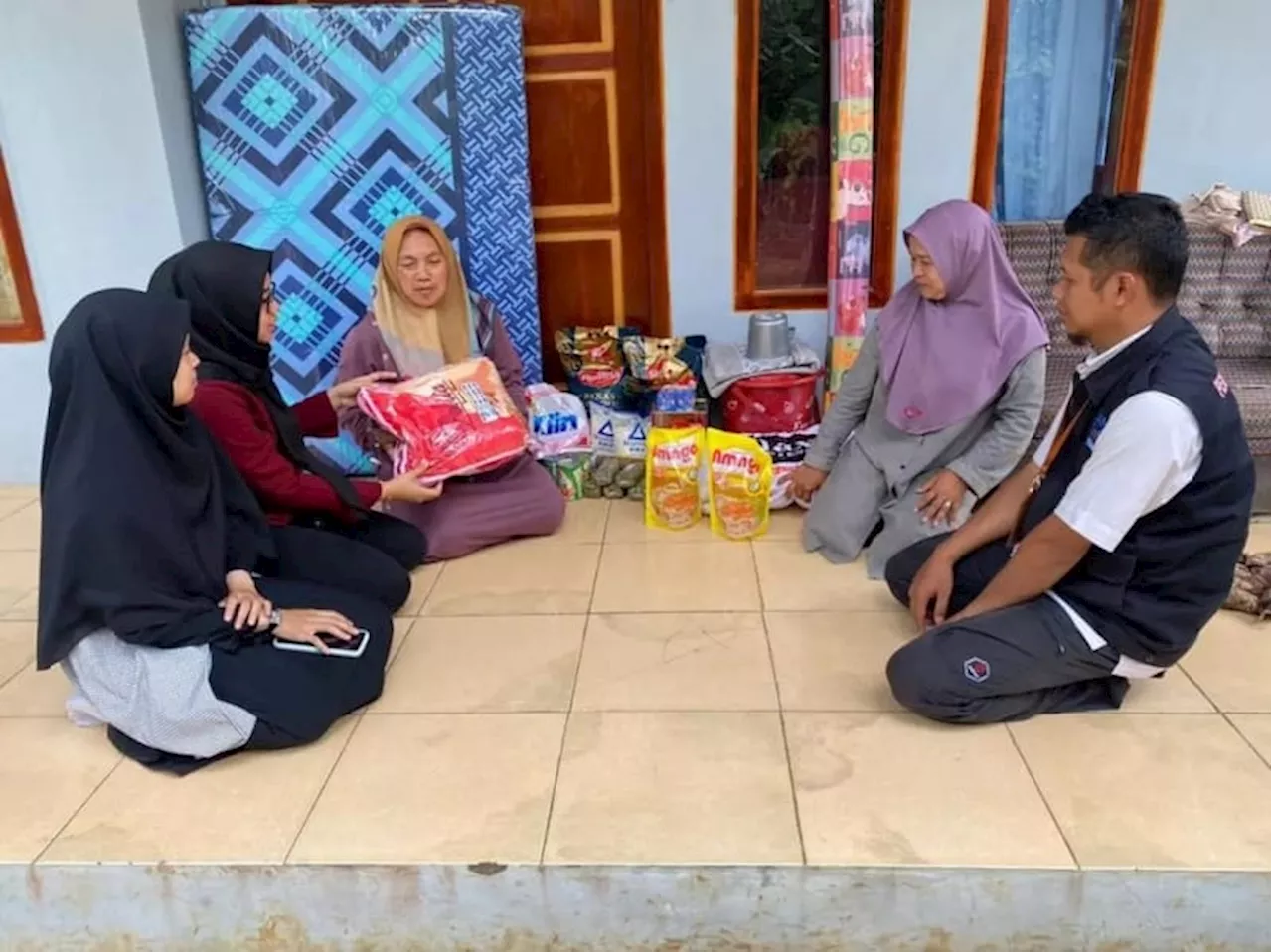 Mensos Berikan Bantuan pada Penyandang Disabilitas Ganda di Ciamis