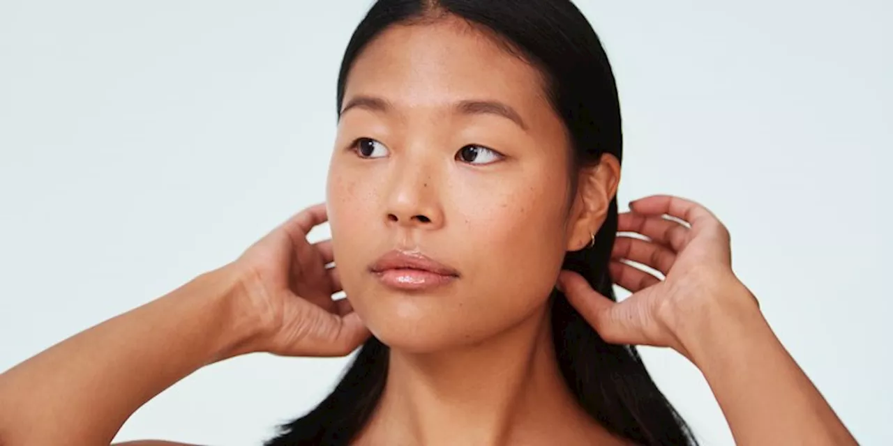 3 Derm-Approved Ways To Tighten Loose Neck Skin From Home