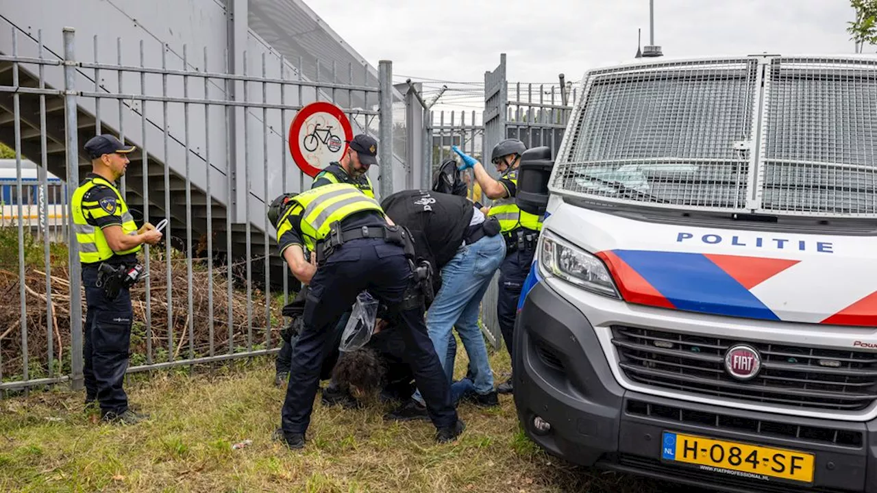 Excuses NAC en gemeente Breda voor rellen de Kuip: 'We tolereren dit niet'