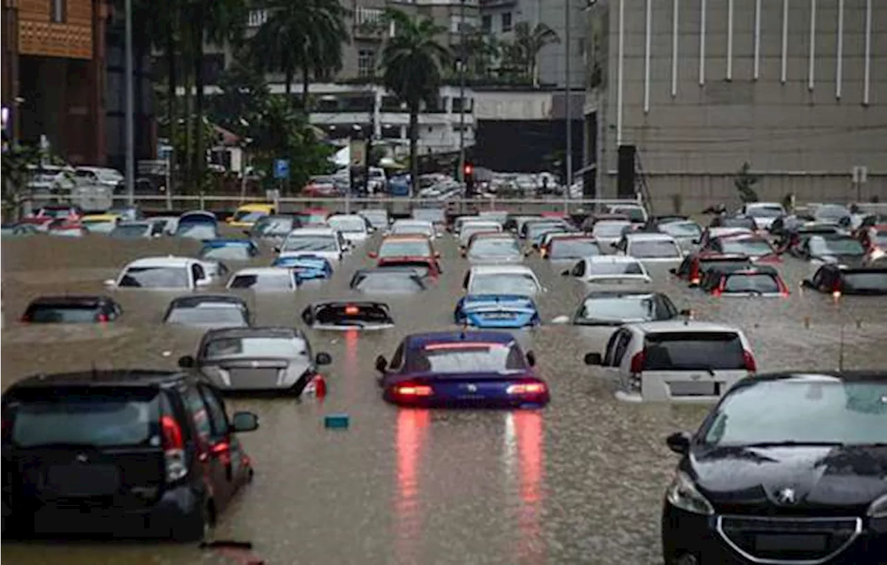 Malaysia's Monsoon Transition Begins Tomorrow: Be Prepared for Heavy Rains and Potential Flooding