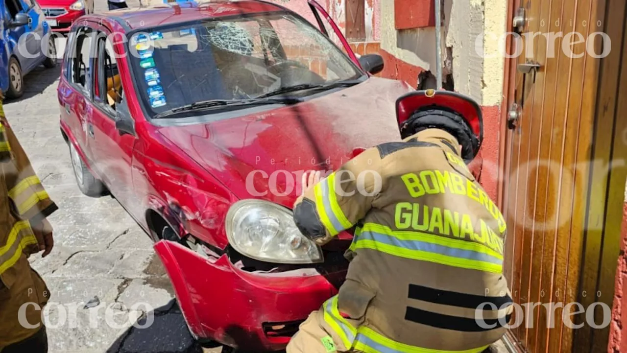 Accidente en San Clemente de Guanajuato: carro sin frenos impacta casa