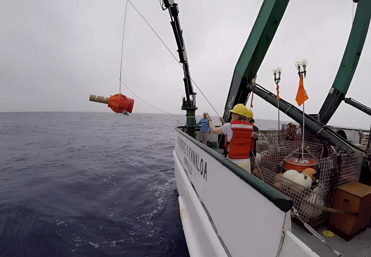 Data from robots show steady increase in deep-ocean warming