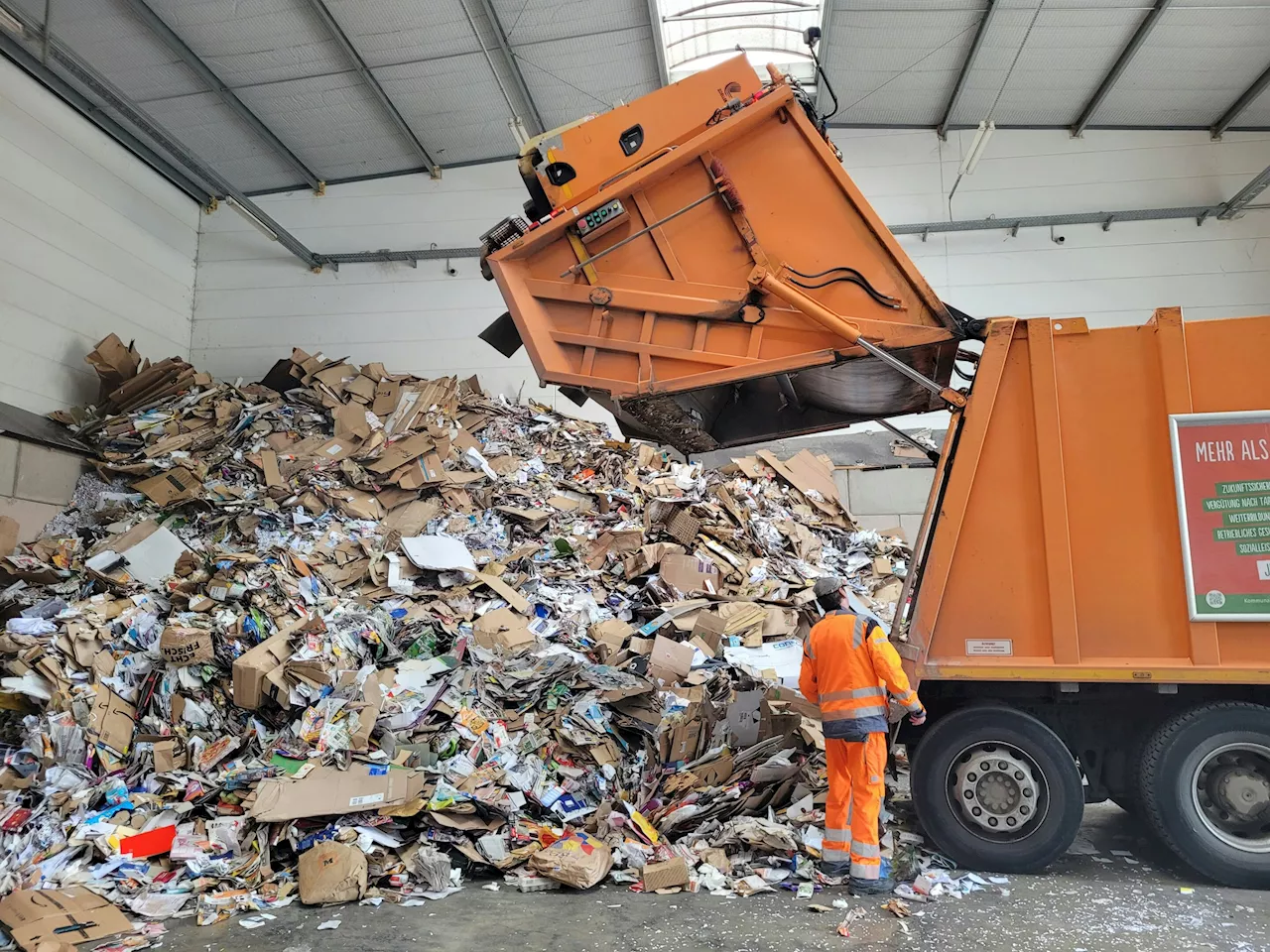 Study finds solid waste industry focuses more on traditional occupational hazards than social determinants of health