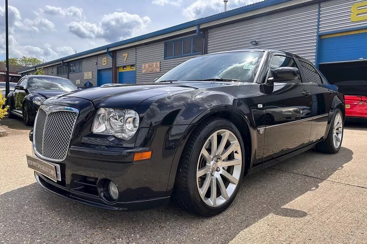 Chrysler 300C SRT-8 | Spotted