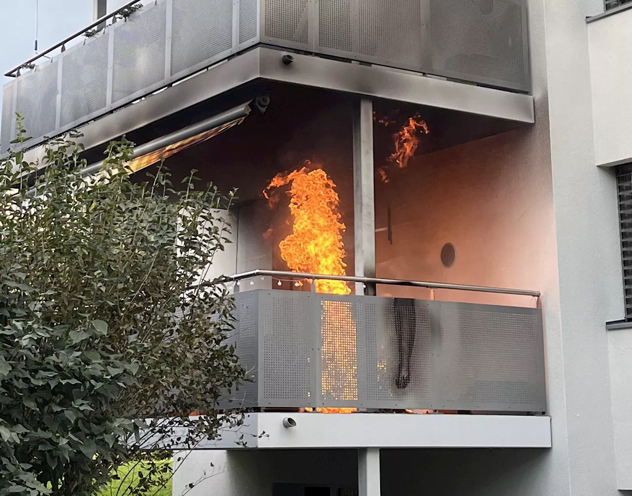 Rapperswil-Jona SG: Brand von Gasgrill auf Balkon