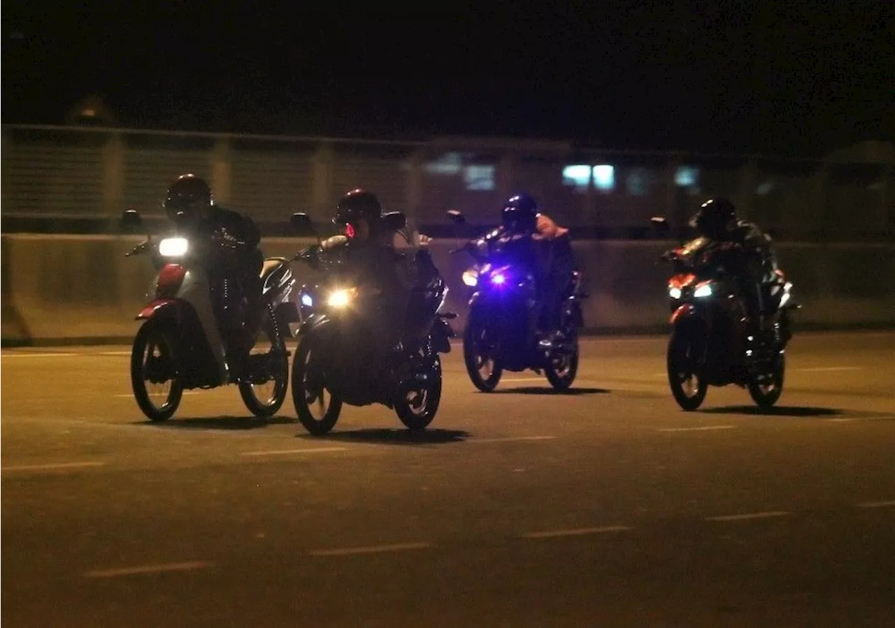 ‘Mat rempit’ group taken to the mosque by KL traffic cops