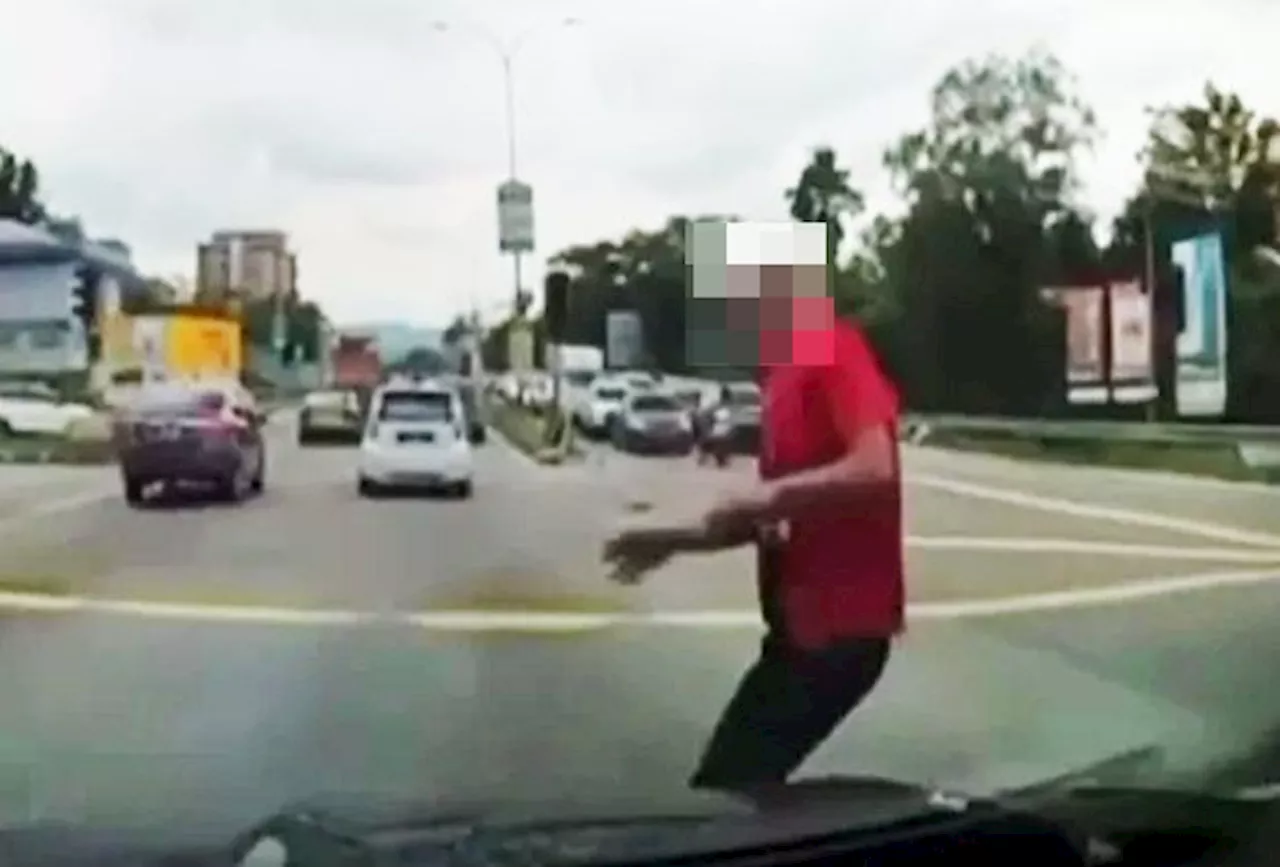 QuickCheck: Did a person jump on several moving cars in Selangor?