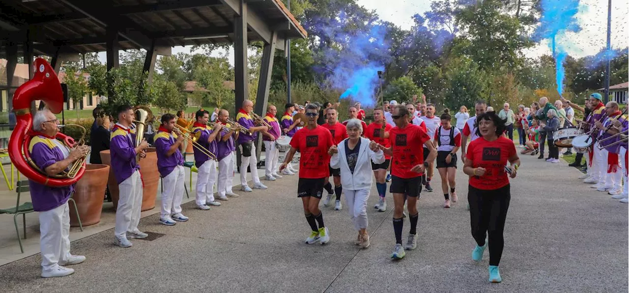 Dax : les pompiers solidaires sont arrivés au village Alzheimer après 673 km de course à pied