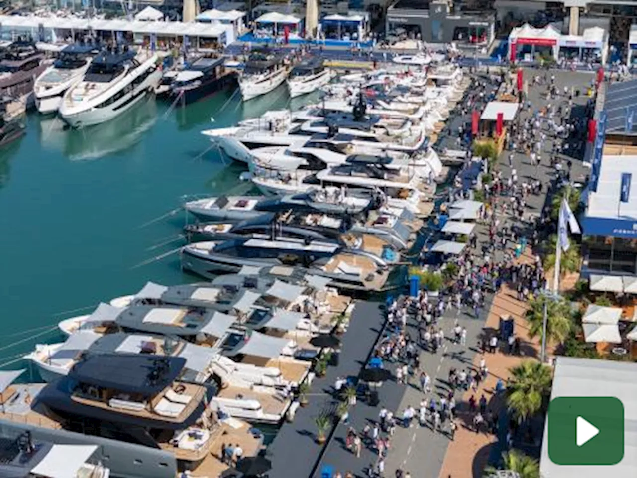 Le ammiraglie al Salone Nautico di Genova