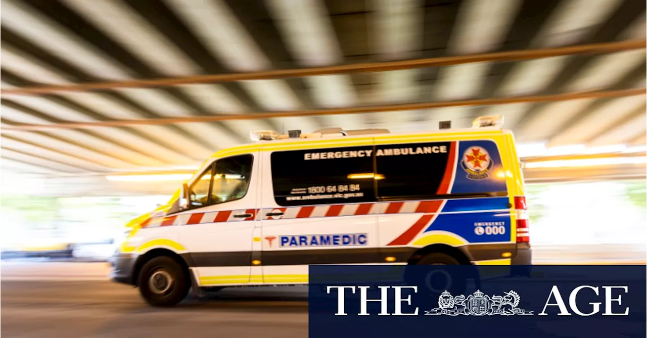 Ambulance Victoria strikes deal with paramedics after long-running industrial dispute