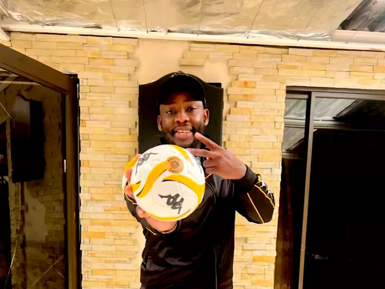 WATCH: Kaizer Chiefs’ flair? Wiseman Mncube shows off sick skills