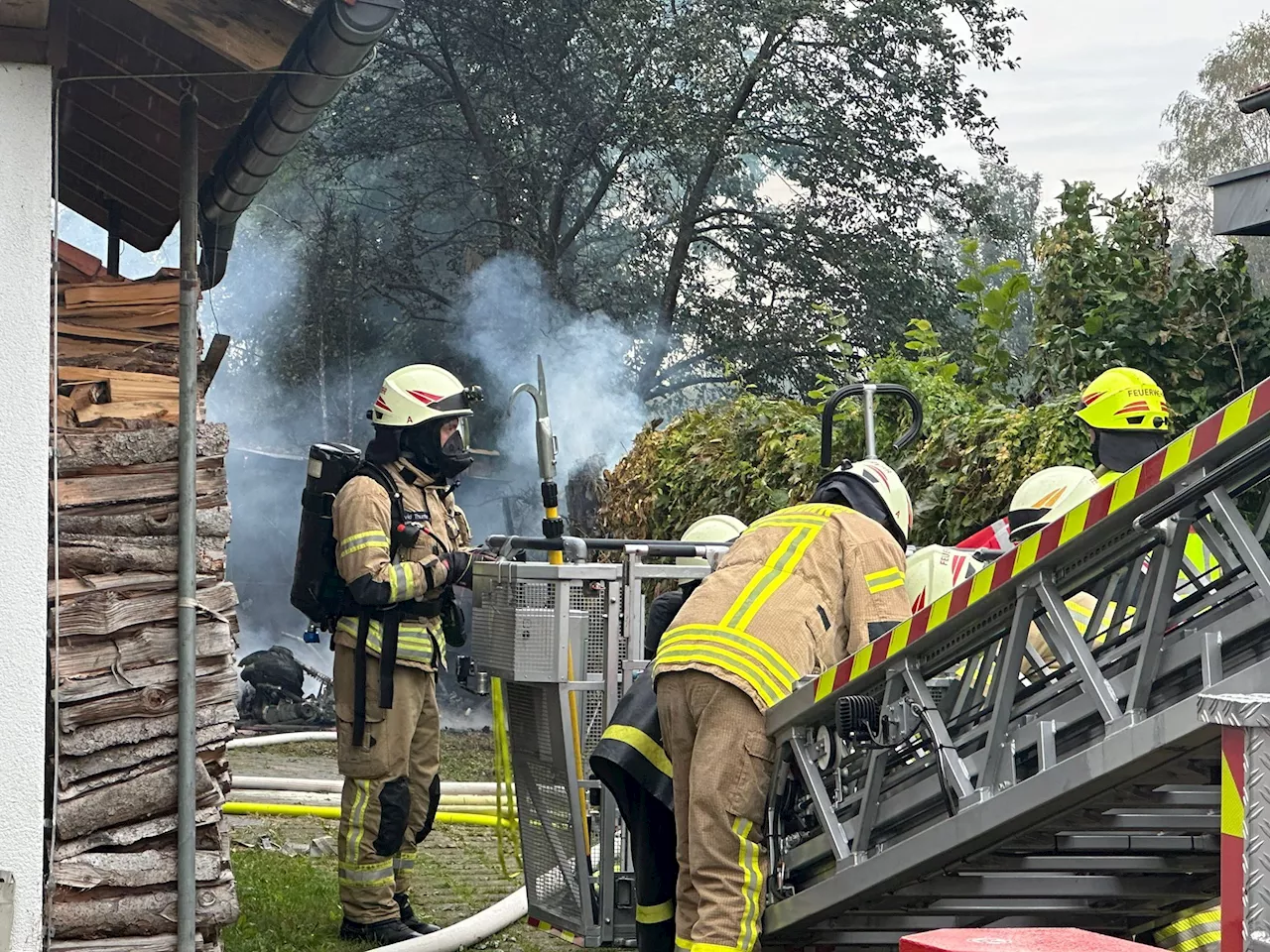 Wohnhaus-Brand in Dornbirn - Großeinsatz der Feuerwehr