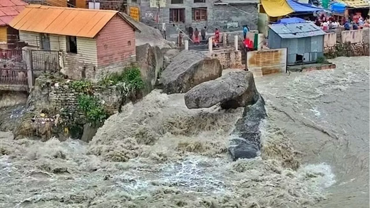 मलेशिया से चारधाम की यात्रा पर आया NRI, बद्रीनाथ में अलकनंदा नदी की तेज धारा में बहा, तलाश जारी