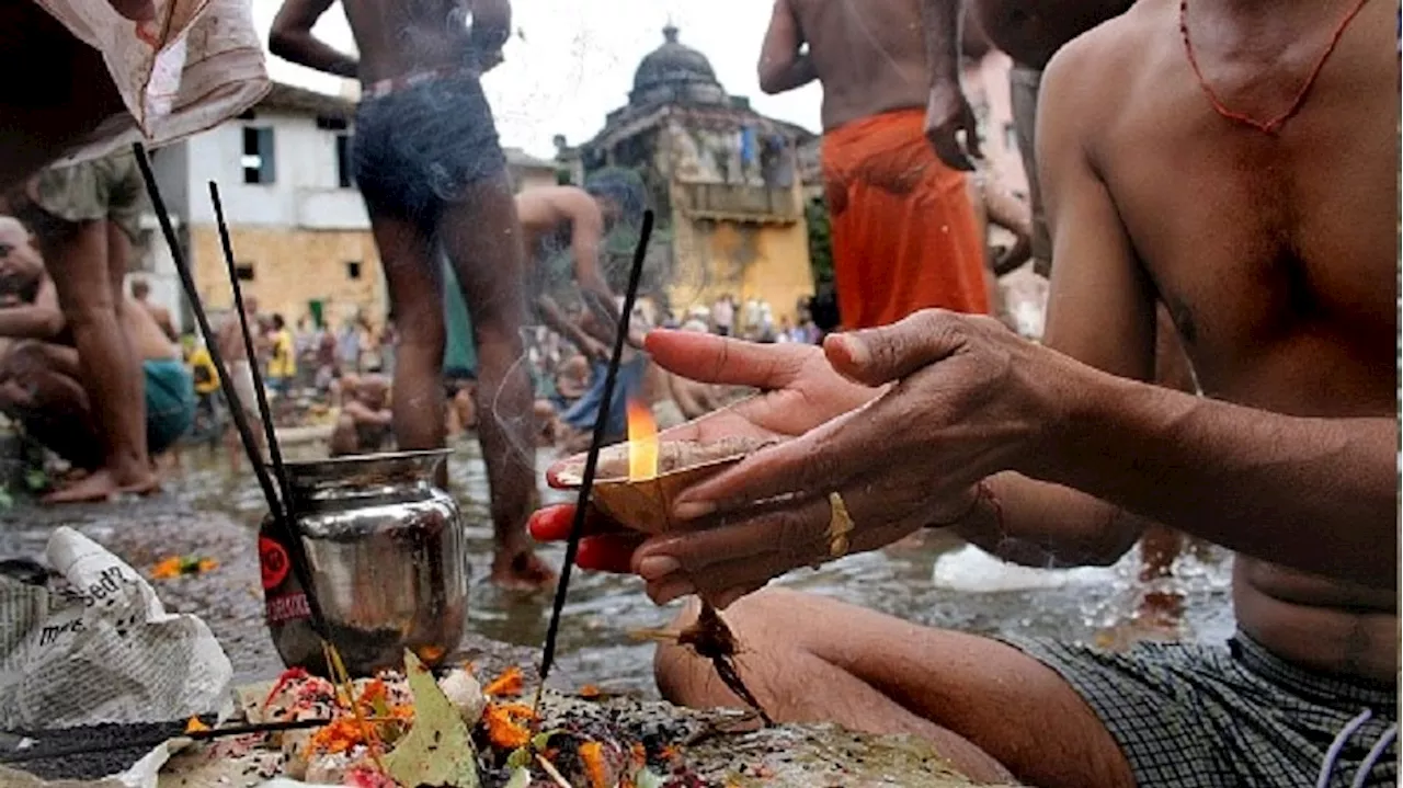 Pitru Paksha 2024: पितृपक्ष में अष्टमी तिथि का श्राद्ध आज, जानें श्राद्धकर्म की विधि और नियम