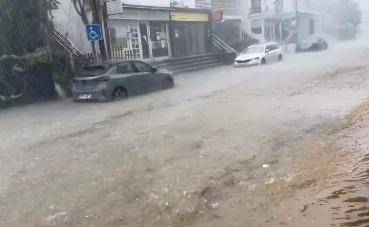 Des orages impressionnants, les rues inondées : la météo se déchaine à 1h de Perpignan