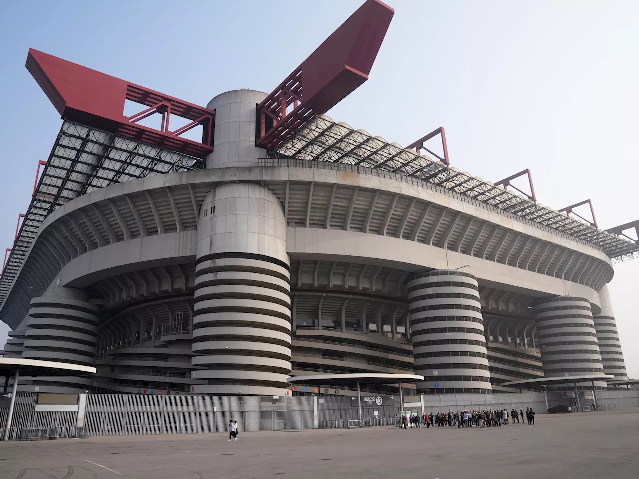 Champions League, Milano non ospiterà finale 2027: 'colpa' dello stadio