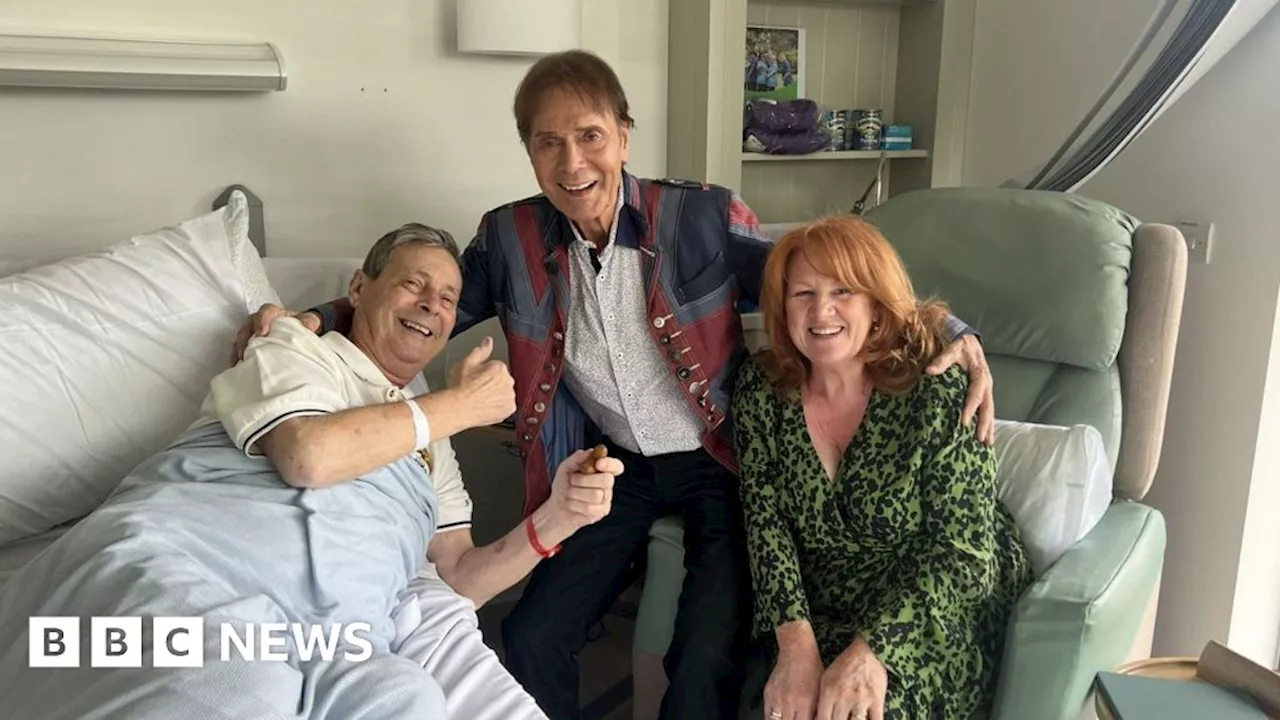 Sir Cliff Richard 'spreads joy' at hospice