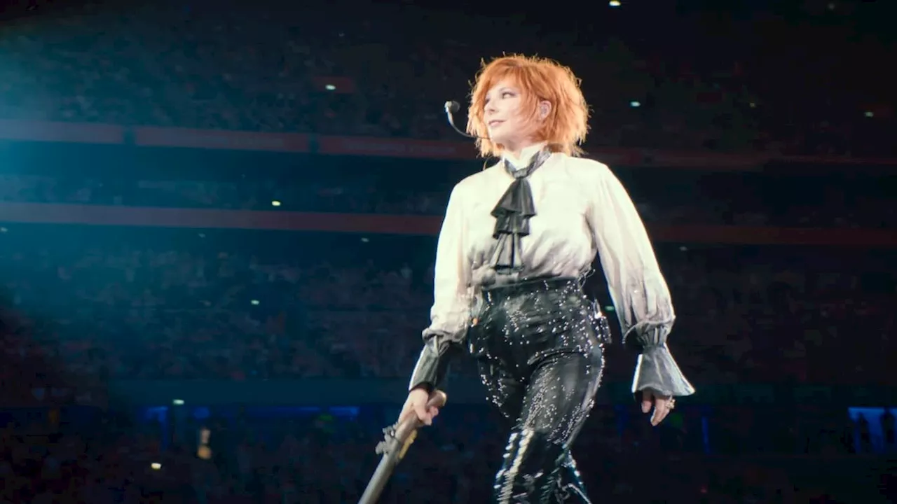 Mylène Farmer: 4 jours avant son concert, les tentes fleurissent déjà devant le Stade de France