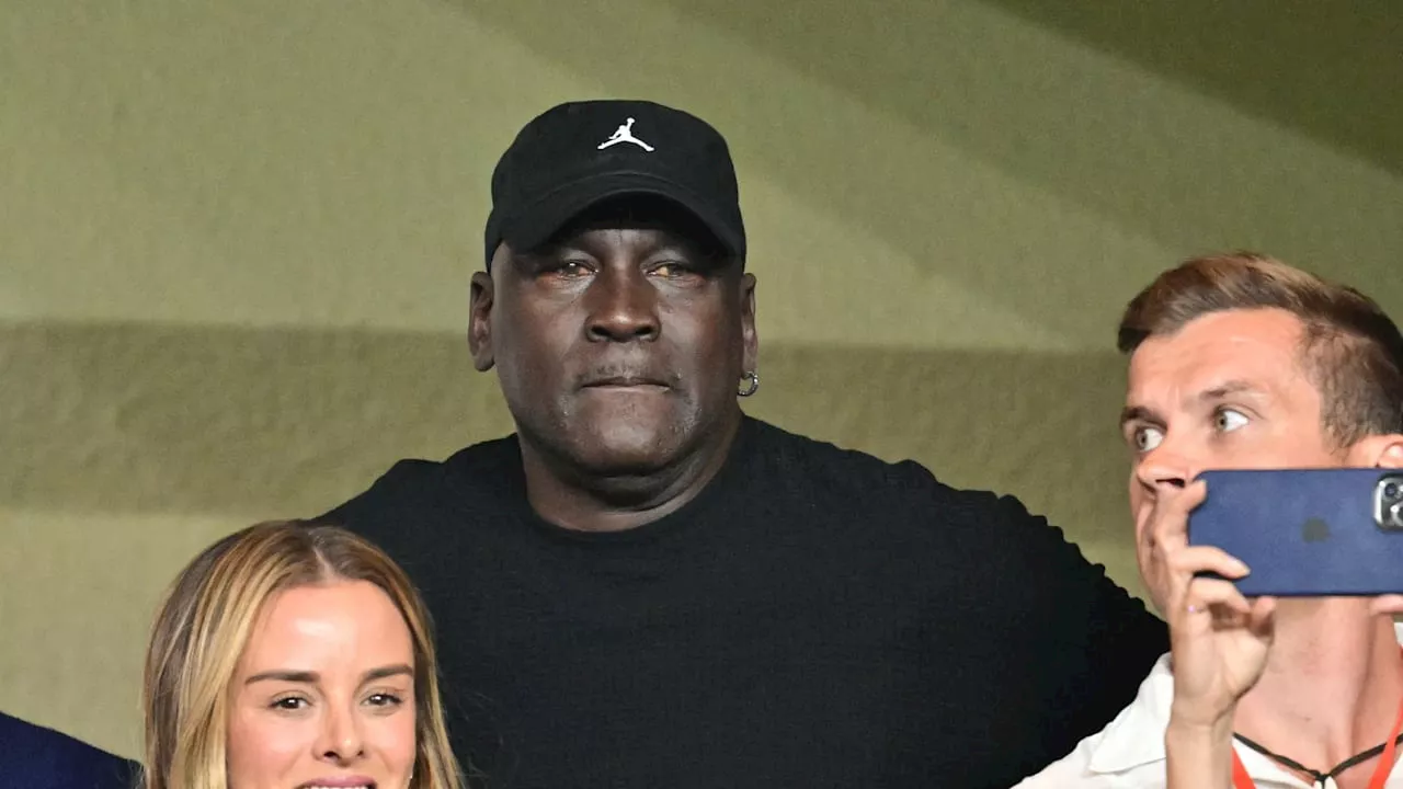 Fans sorgen sich um Basketball-Ikone Michael Jordan!