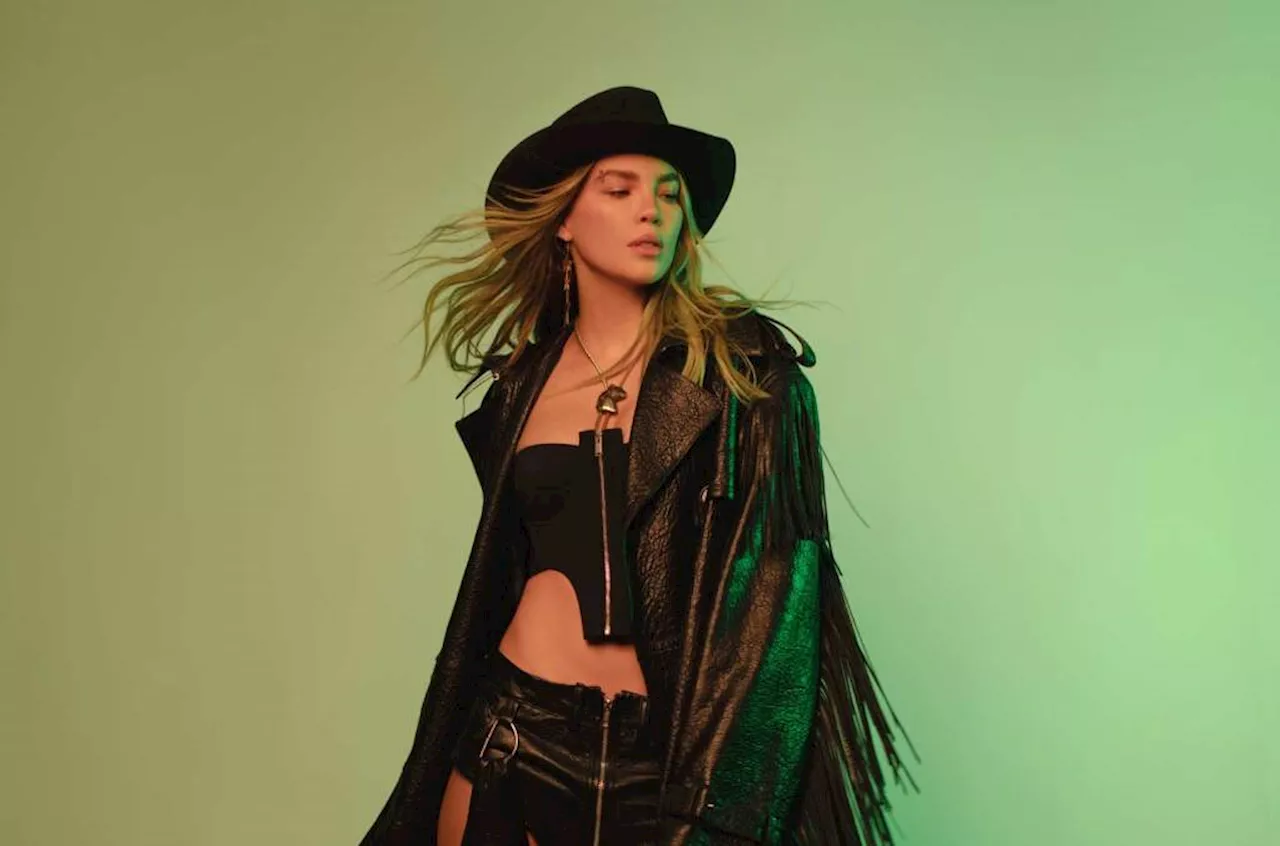 Belinda Falls During L’Oreal Paris Fashion Week Show; Recovers Gracefully With Anitta’s Help