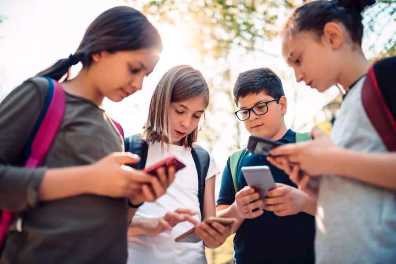 California legislation imposes smartphone restrictions in schools