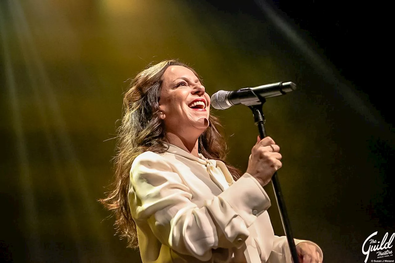 Bebel Gilberto apresenta show em que homenageia João Gilberto em SP