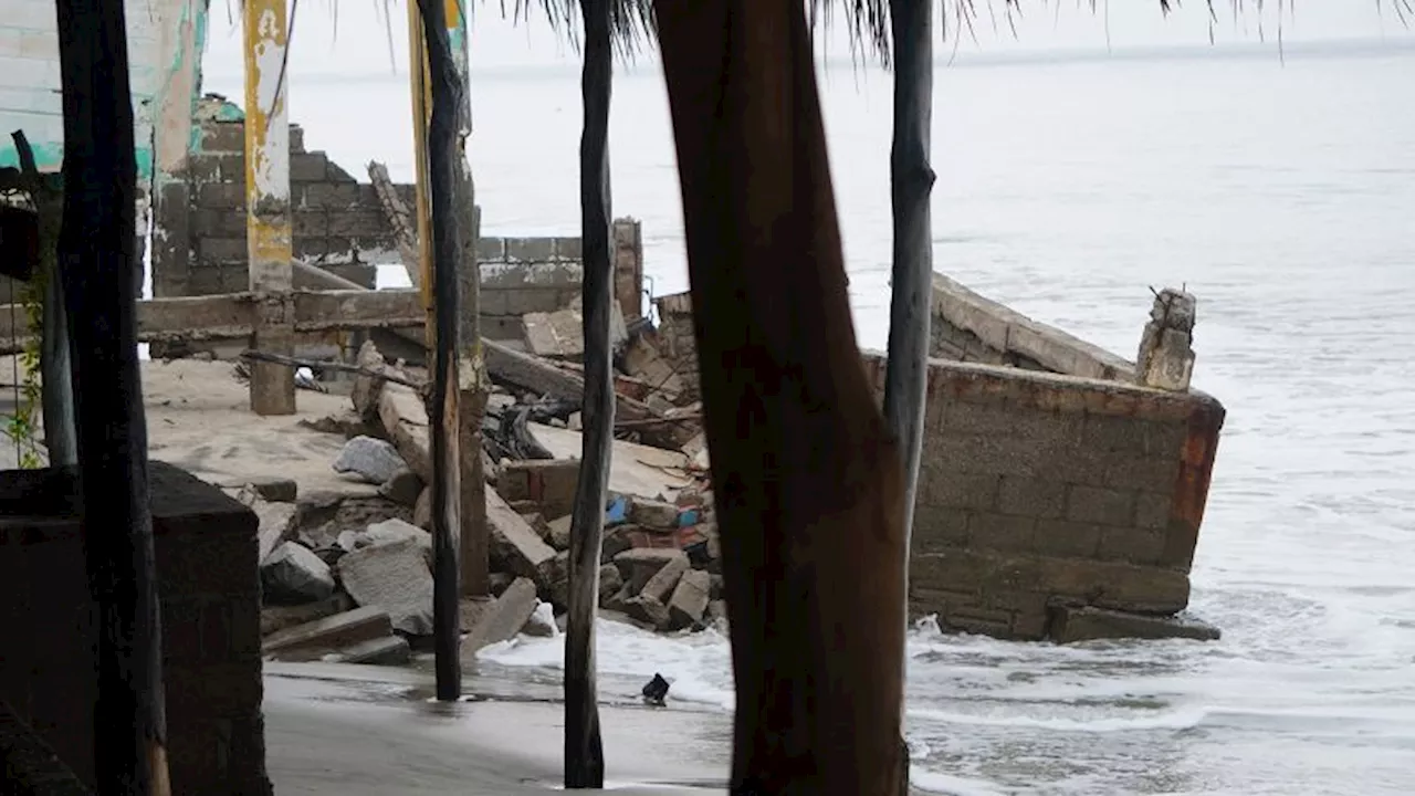 Hurricane John slams Mexico's coast as major Category 3 storm