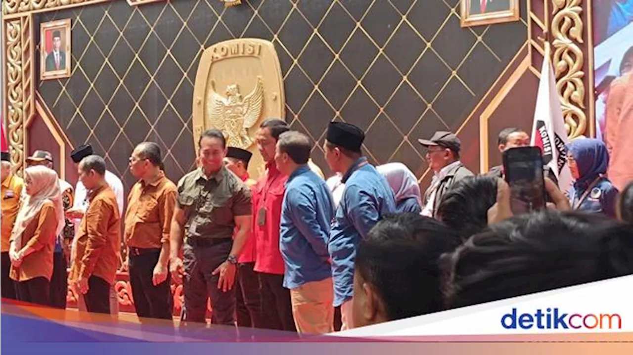 Tawa Akrab Andika-Hendi dan Luthfi-Yasin Saat Deklarasi Damai Pilgub Jateng