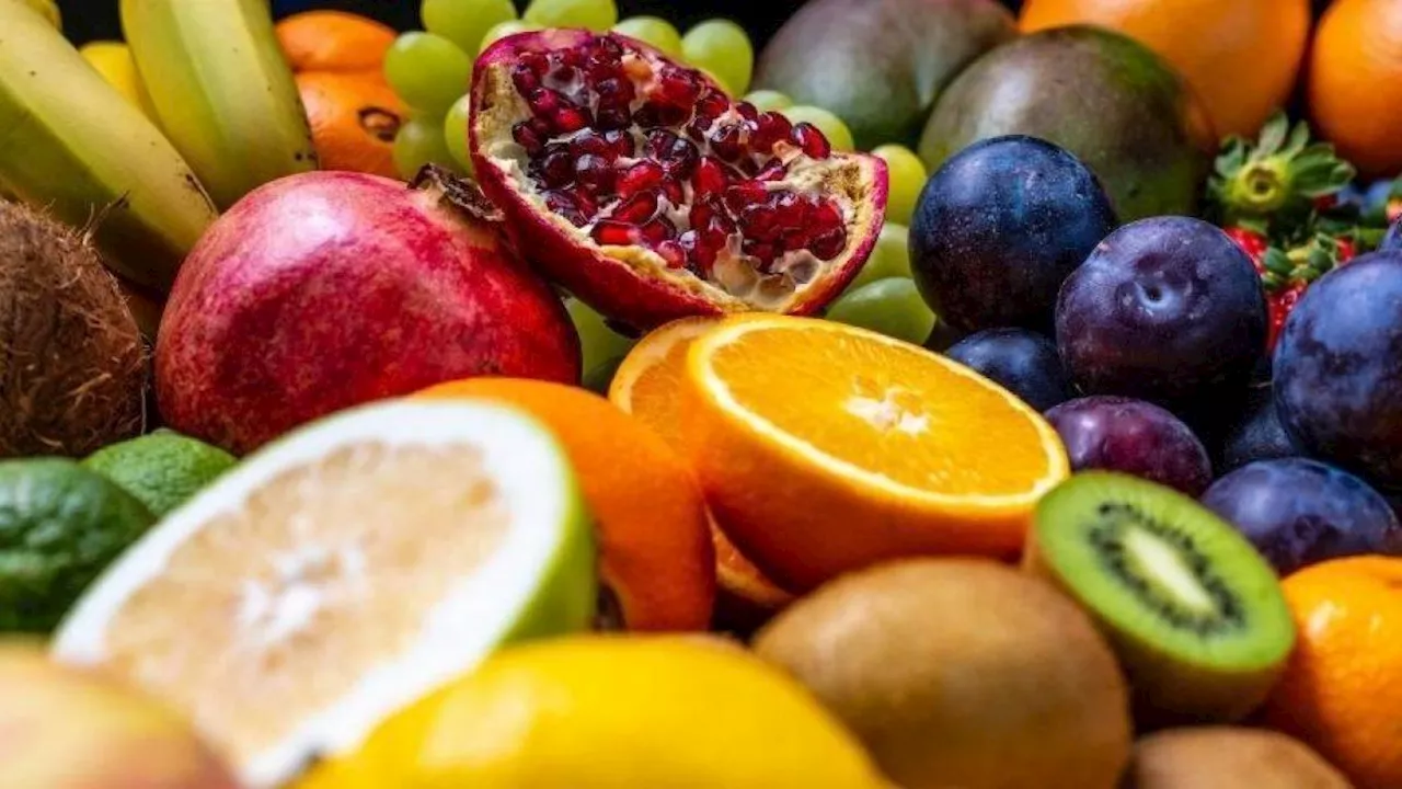 La fruta que reduce el azúcar, potencia el colágeno y es una 'bomba' de vitamina C