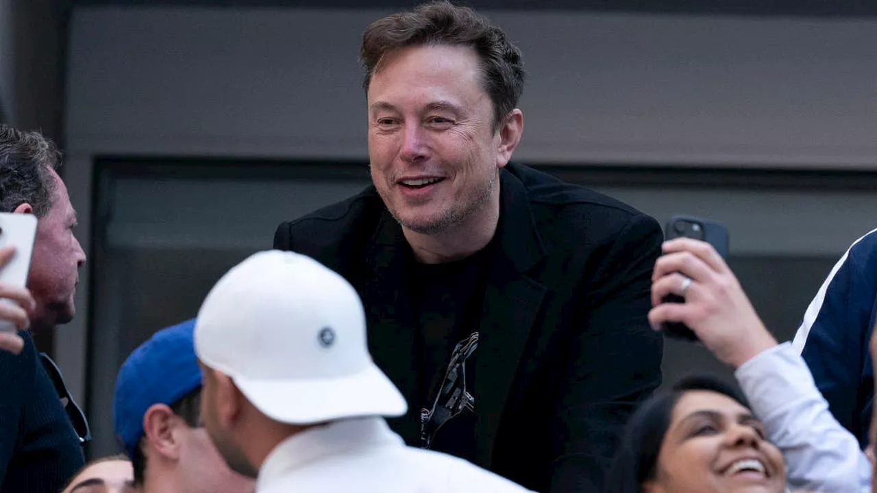 Musk: SpaceX To Launch 5 Uncrewed Starships to Mars in Two Years