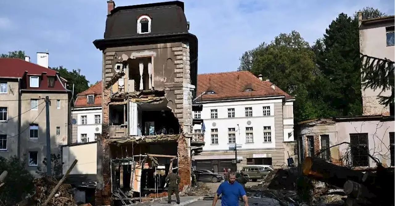 Poland's Oder River Floods Devastate Southwestern Region