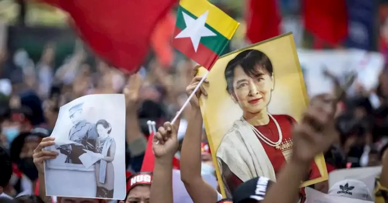 Pope offers refuge to Myanmar's jailed Suu Kyi