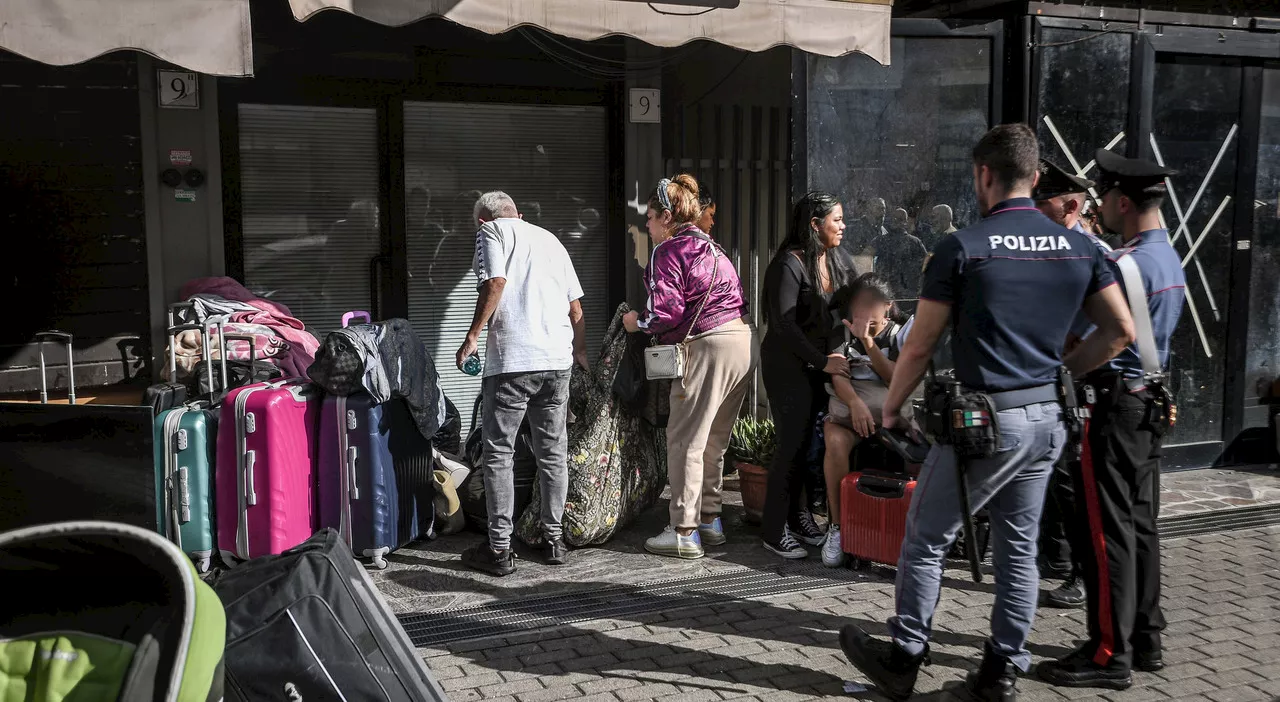 Roma, sgomberato l'ex hotel Cinecittà: allontanate 150 persone, sequestrata droga e immobile