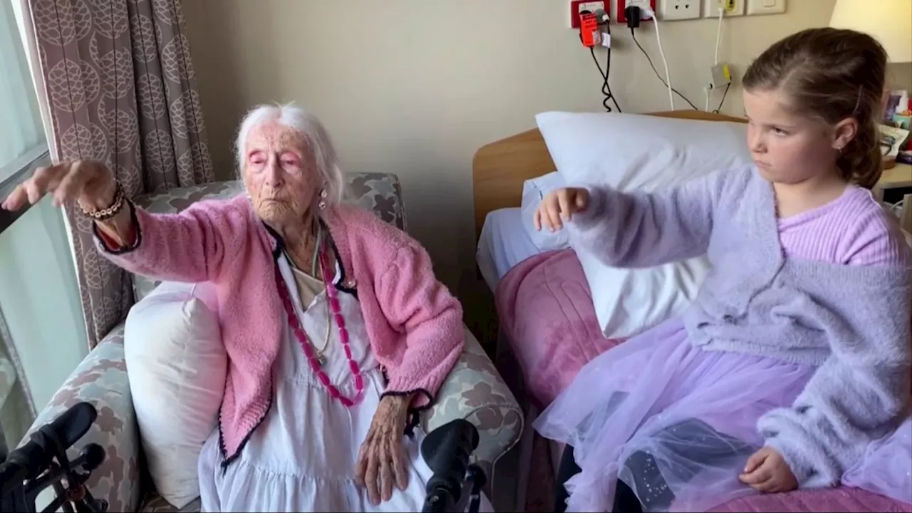 Una bailarina de 109 años enseña ballet a una niña de 6: Eleein Kramer emociona en la red