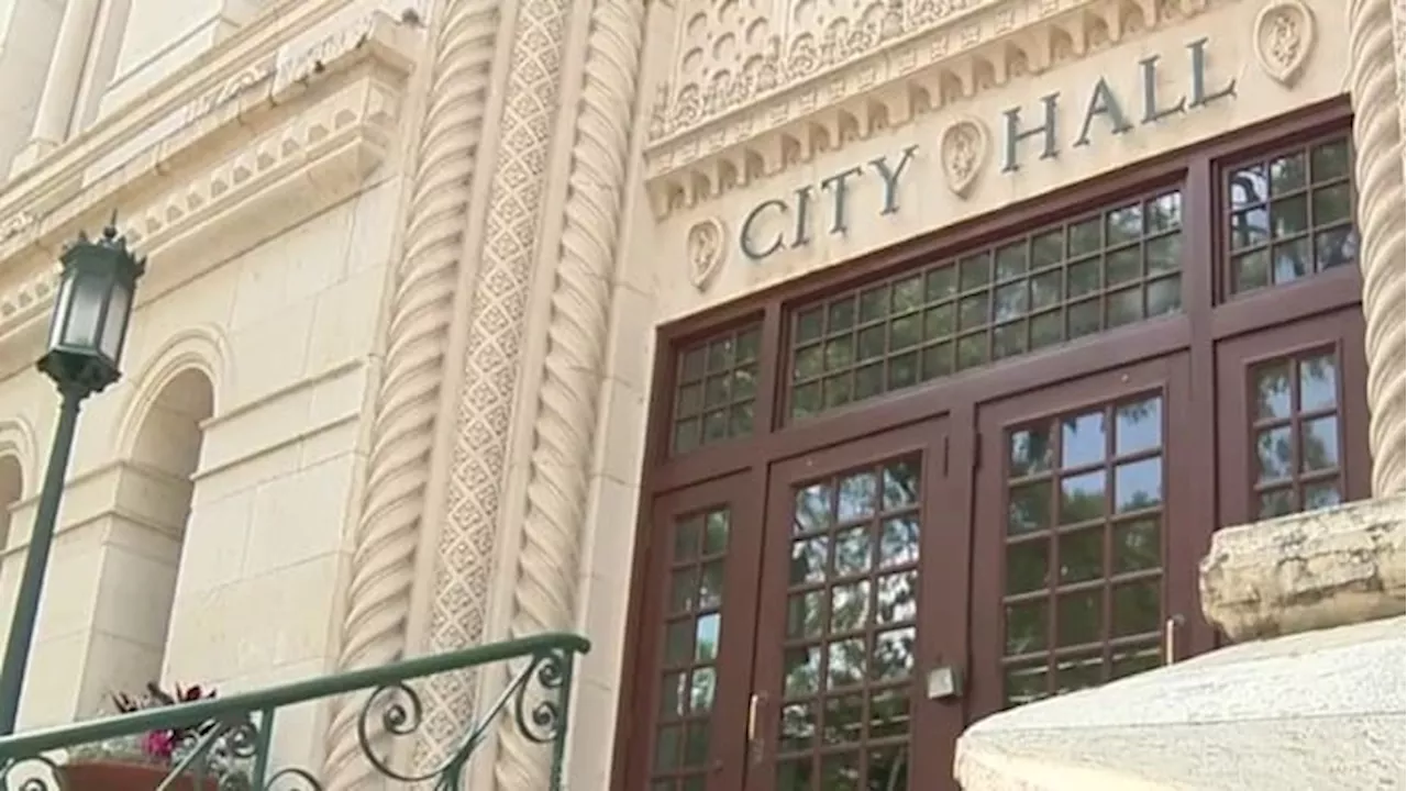 POLL: City council pay raises, reversing city manager pay cap unpopular with San Antonio voters