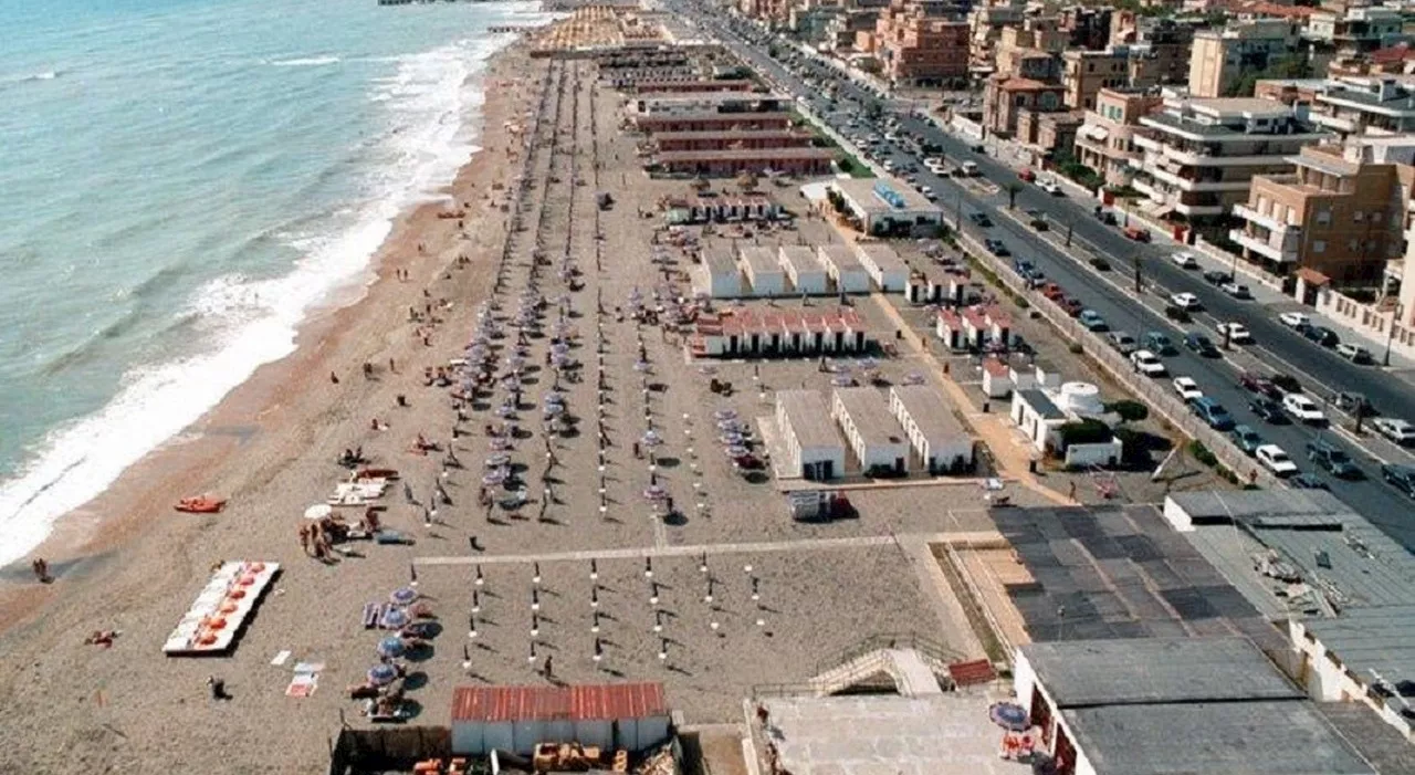 Ostia, il bilancio dei balneari a fine estate: «Dal maltempo all'erosione perdite fino al 40%»