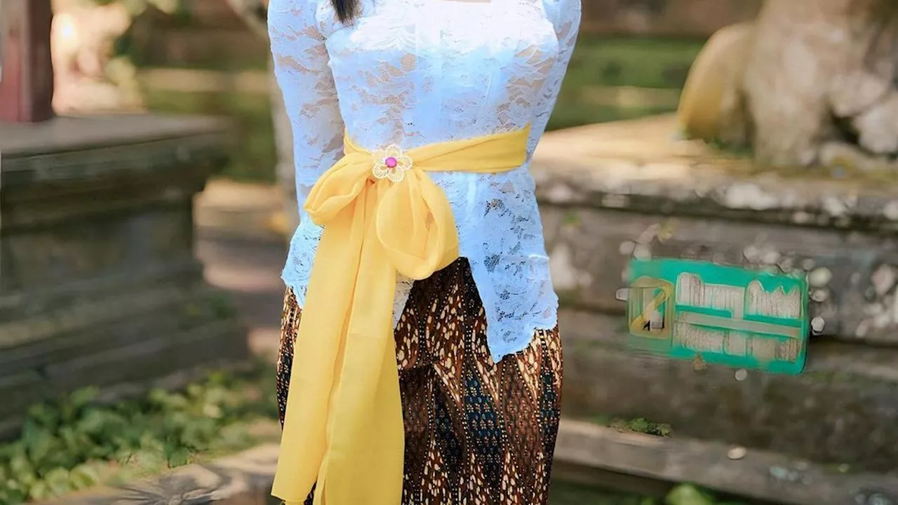 Bisa Jadi Inspirasi, Ini 4 Pesona Selebriti Mengenakan Kebaya Bali Putih dari Fuji hingga Mahalini