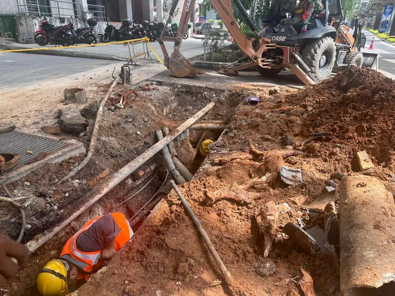 Burst pipe caused road to subside at Jalan Sultan Ismail – repair works to be completed within 24 hours