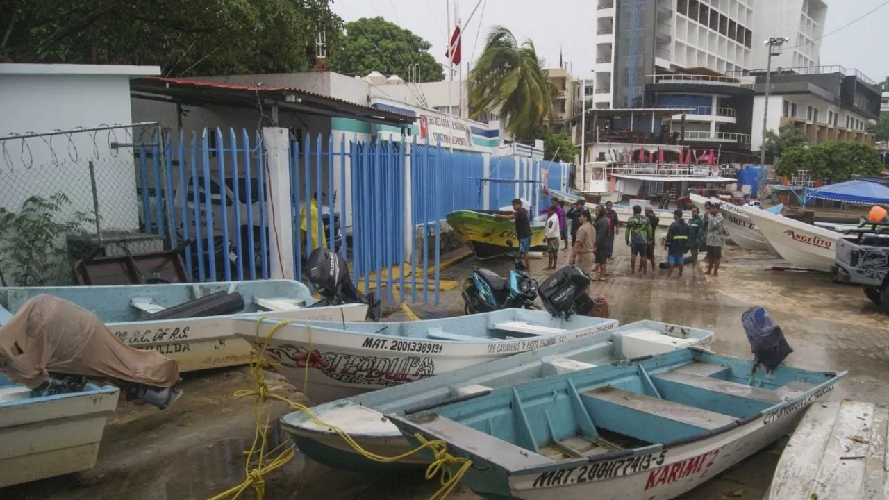 Huracán John azota la costa sur del Pacífico mexicano con inundaciones 'potencialmente letales'