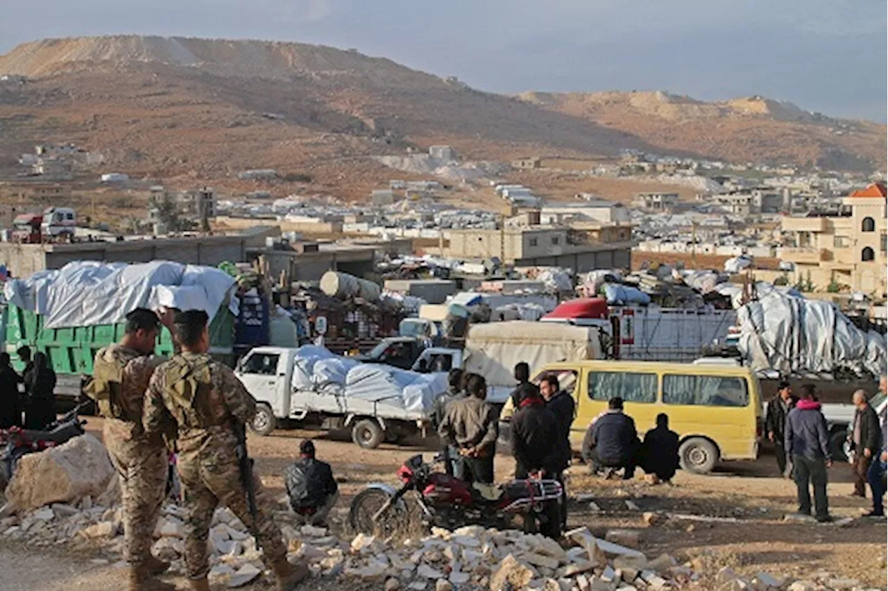 تدفق النازحين من لبنان على الحدود السورية