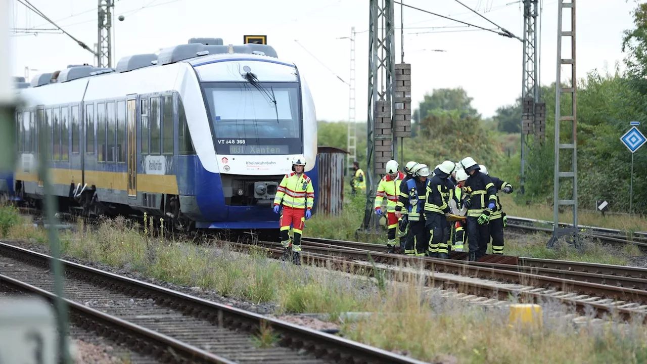 Nordrhein-Westfalen: Verletzte nach Kollision von Regionalzug und Lok