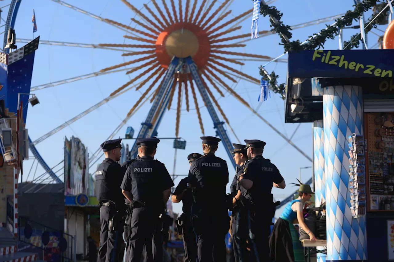 Oktoberfest 2024 in München: Platzverweis wegen zwei Messern