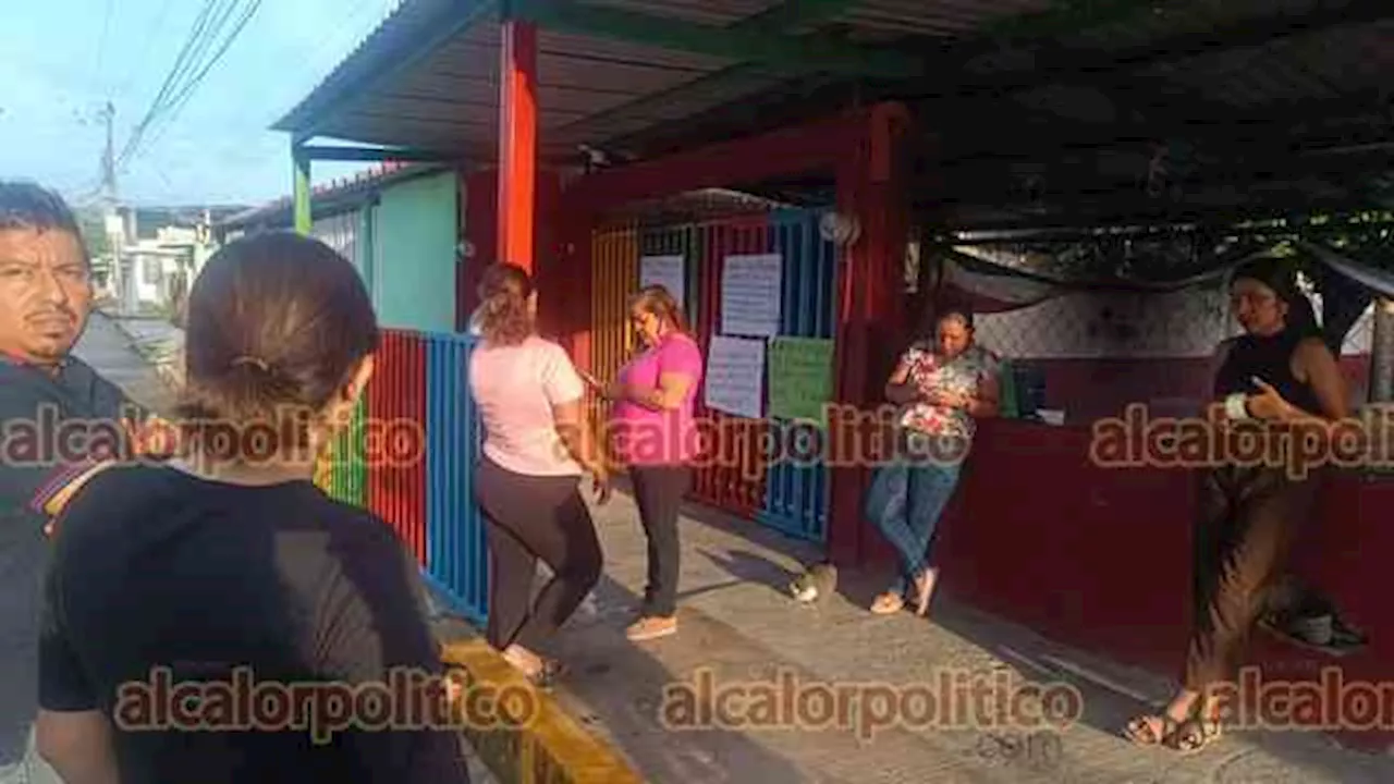 Acusan a intendente de dejar sin clases a estudiantes, en Martínez de la Torre