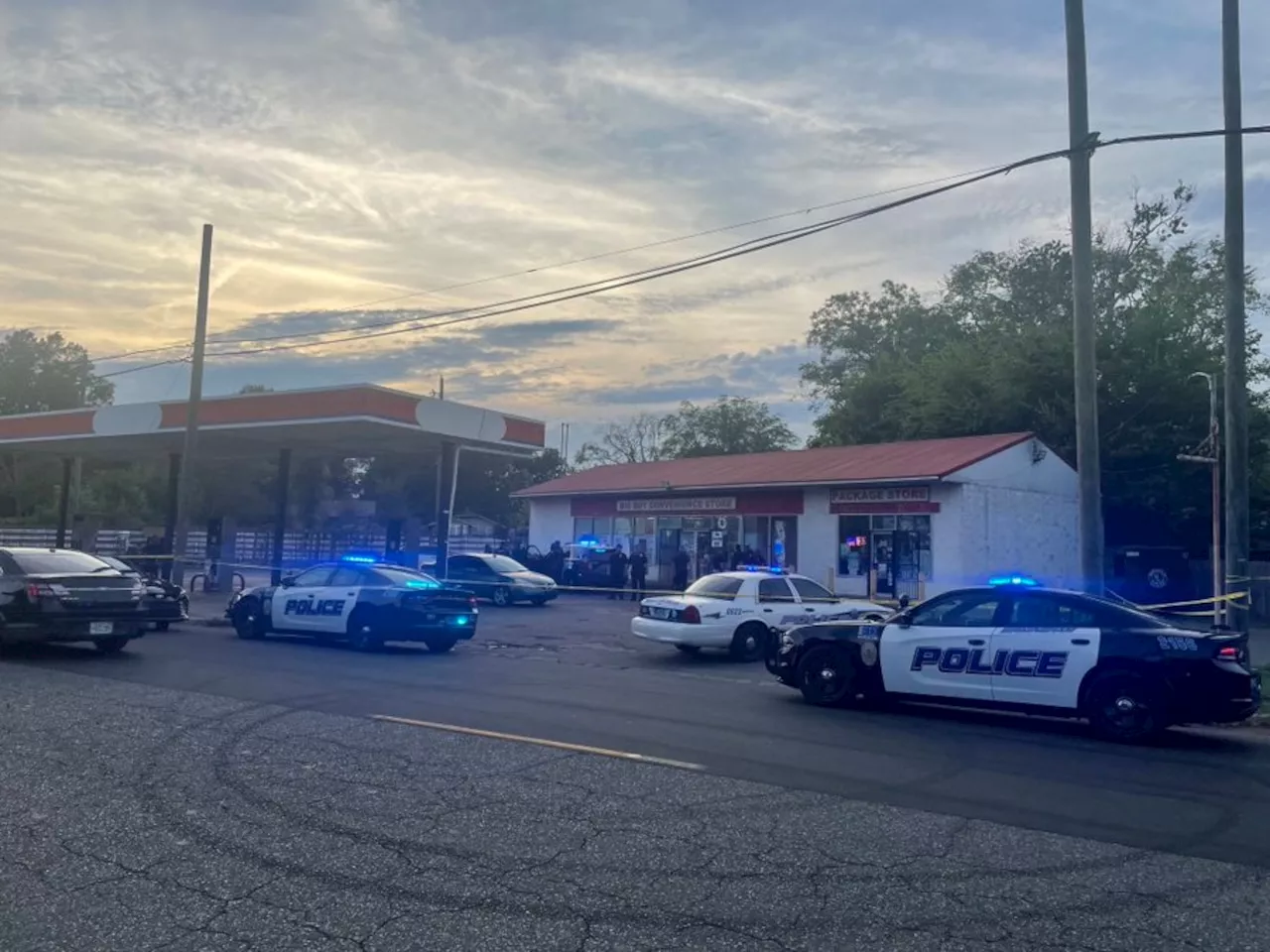 Man shot at crowded southwest Birmingham convenience store may have been killed over ‘Facebook beef,’ police