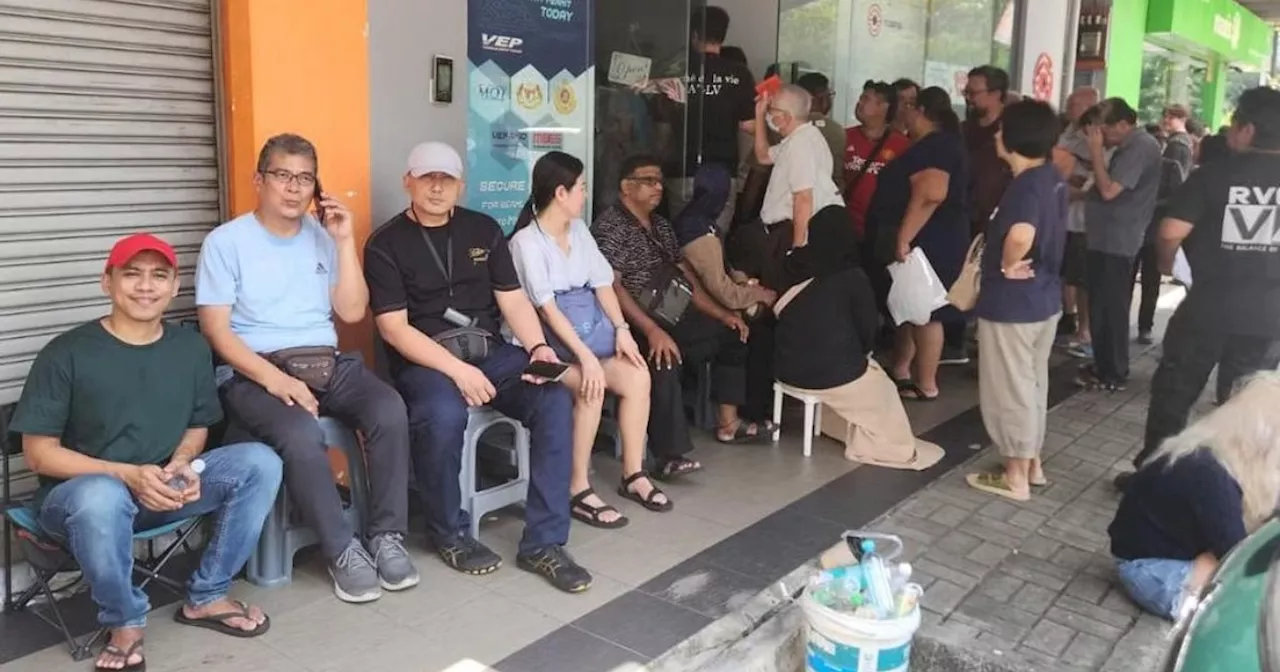 Singaporean Spends 3 Hours Stuck In Queue At VEP Office In JB